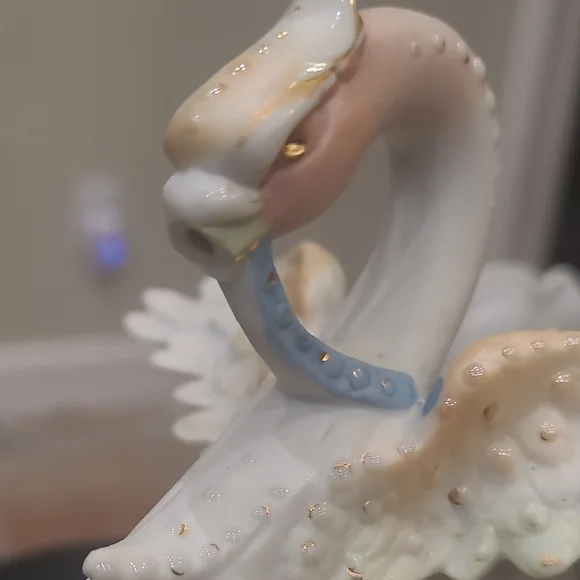 Antique German Elegant Porcelain Couple Figurine - Pastel Accents - Picture 4 of 8